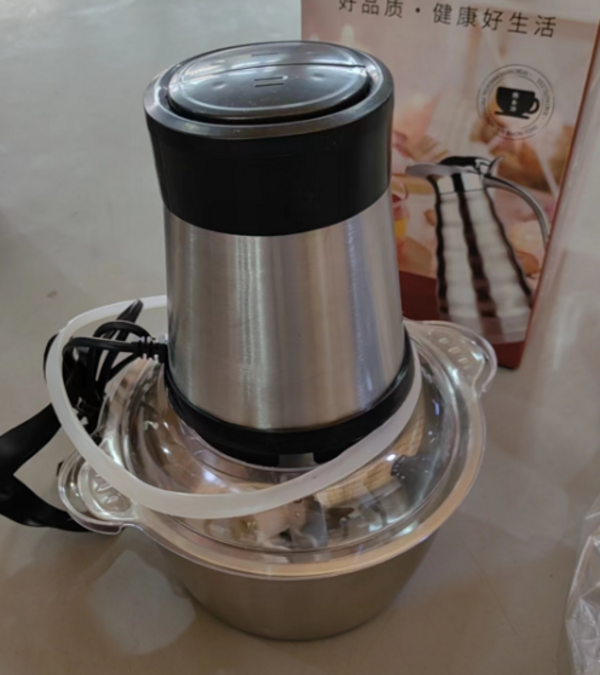 (Кол-во в коробке 24 шт ) Мясорубка из нержавеющей стали объемом 2 л